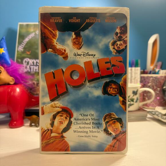 Holes VHS Tape | Walt Disney 2003 Movie | Tested & Works - Picture 1 of 3